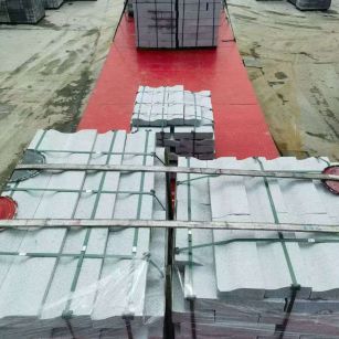 丽水 芝麻白仿形加直形路沿石出货日常