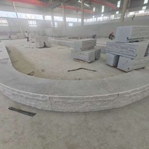 丽水 芝麻白异形坐凳，自然面光面弧形加工