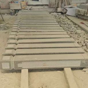 丽水 芝麻白异形加工雕刻-栏杆大柱，方柱