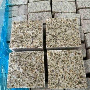 丽水 黄金麻花岗岩自然面小方块，弹石，马蹄石等