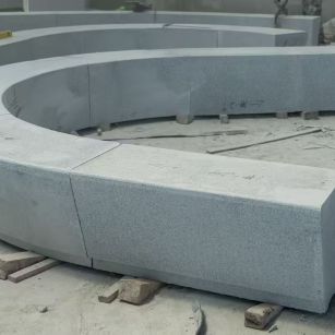 丽水 芝麻白花岗岩光面弧形坐凳