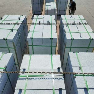 丽水 芝麻白花岗岩5公分地铺石 花岗岩厂家工厂装车日常