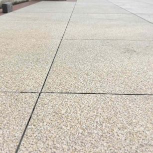 丽水 黄金麻花岗岩石板材荔枝面地面铺装效果