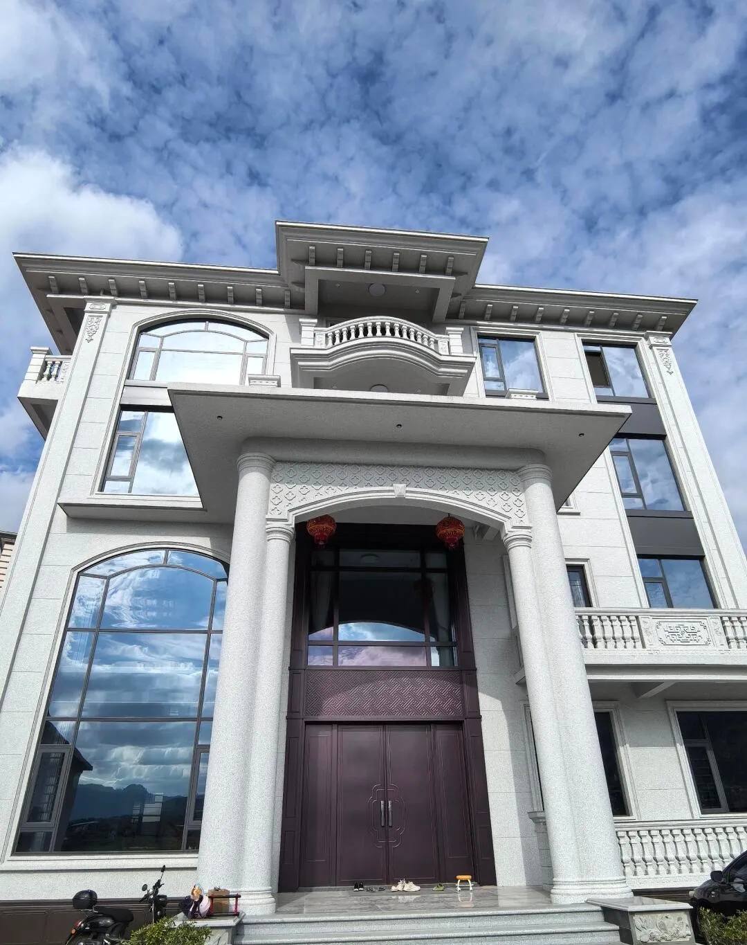 丽水白麻别墅外墙干挂石材效果示例