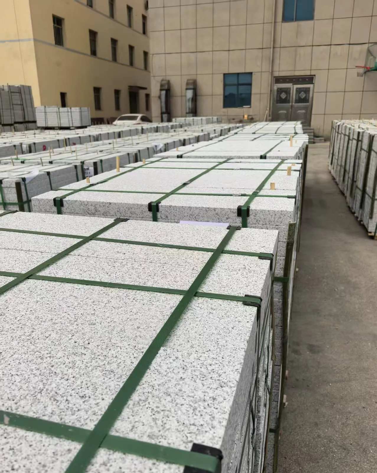 丽水 白麻花岗岩5.0公分荔枝面地铺石