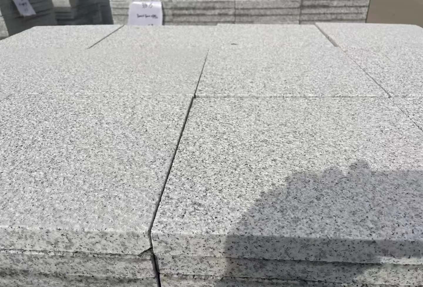 丽水 白麻花岗岩石材推荐 荔枝面地铺石