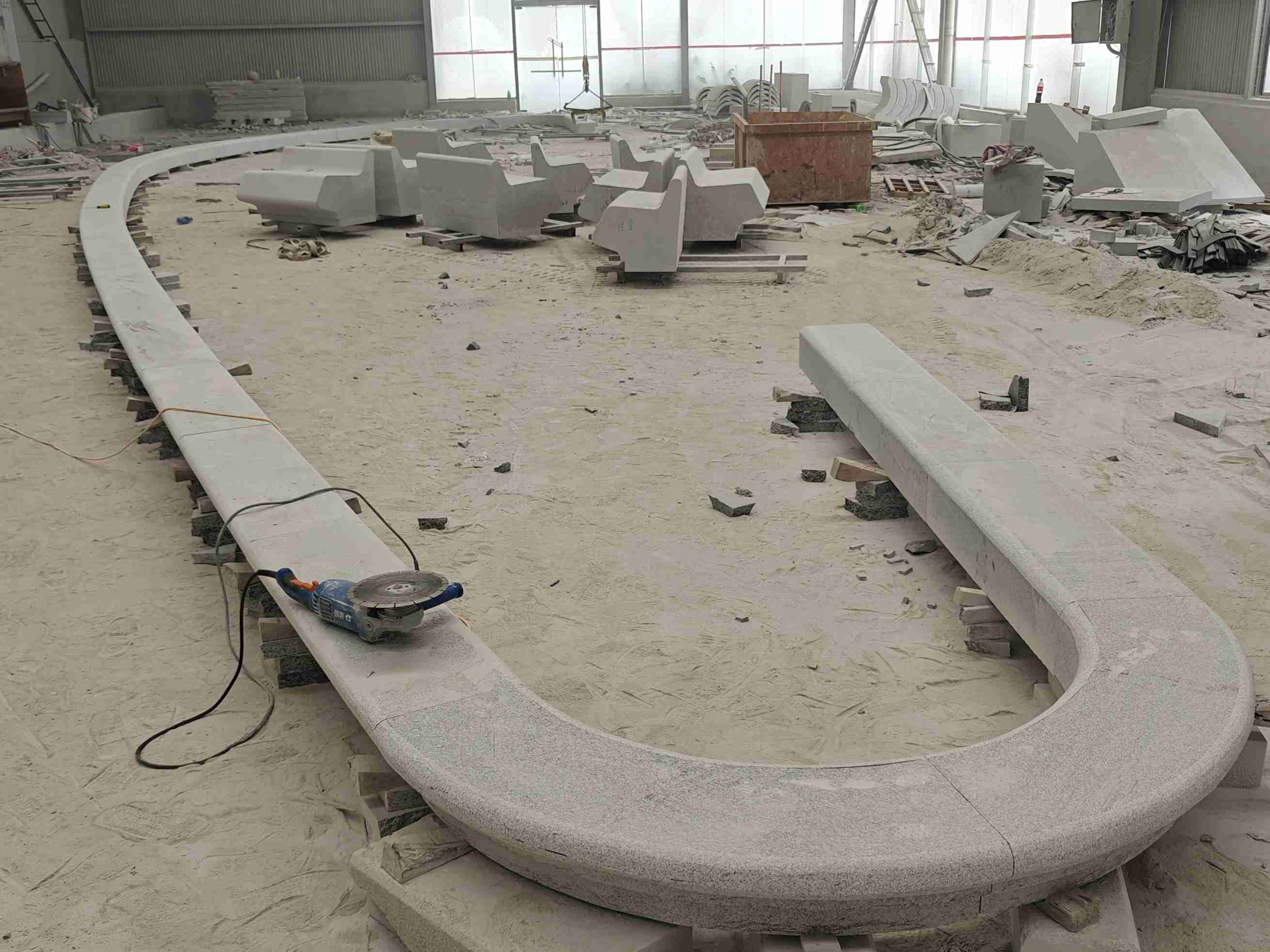 丽水 芝麻白花岗岩弧形花坛石，坐凳石