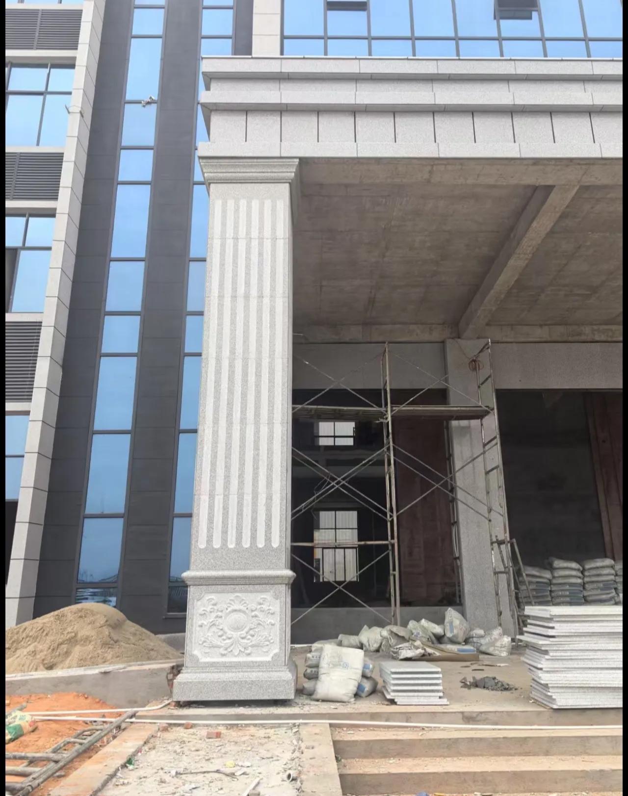 丽水 芝麻白光面花岗岩门楼大柱（罗马柱）配雕花底座