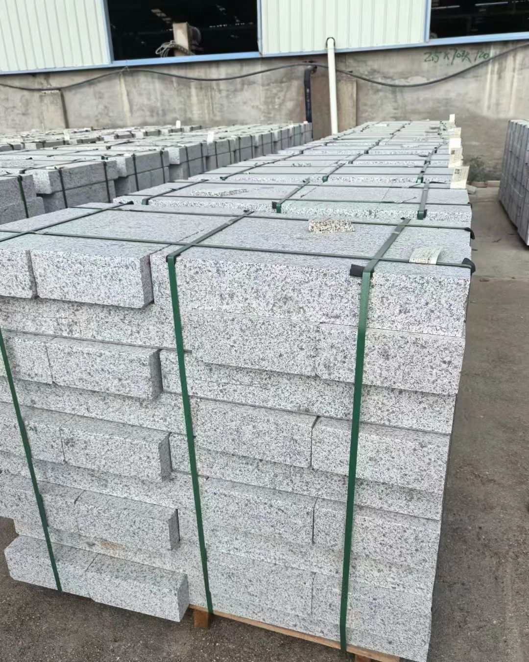 丽水 白麻花岗岩路沿石，弧形路沿石，道牙石，马路牙子，界石，路缘石，平沿石，直岩石，平缘石等