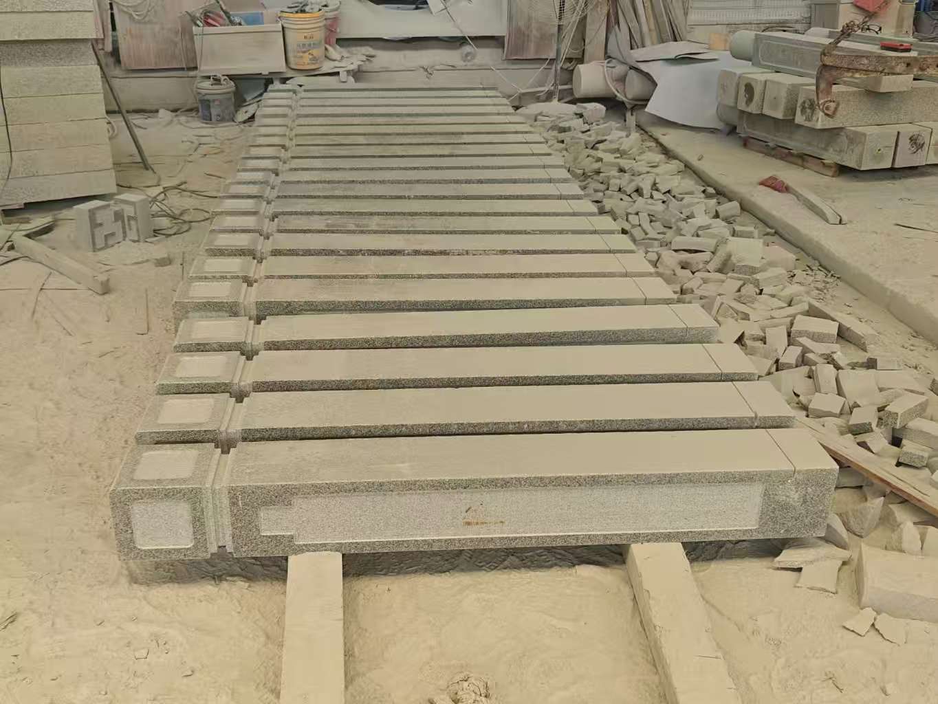 丽水 芝麻白异形加工雕刻-栏杆大柱，方柱