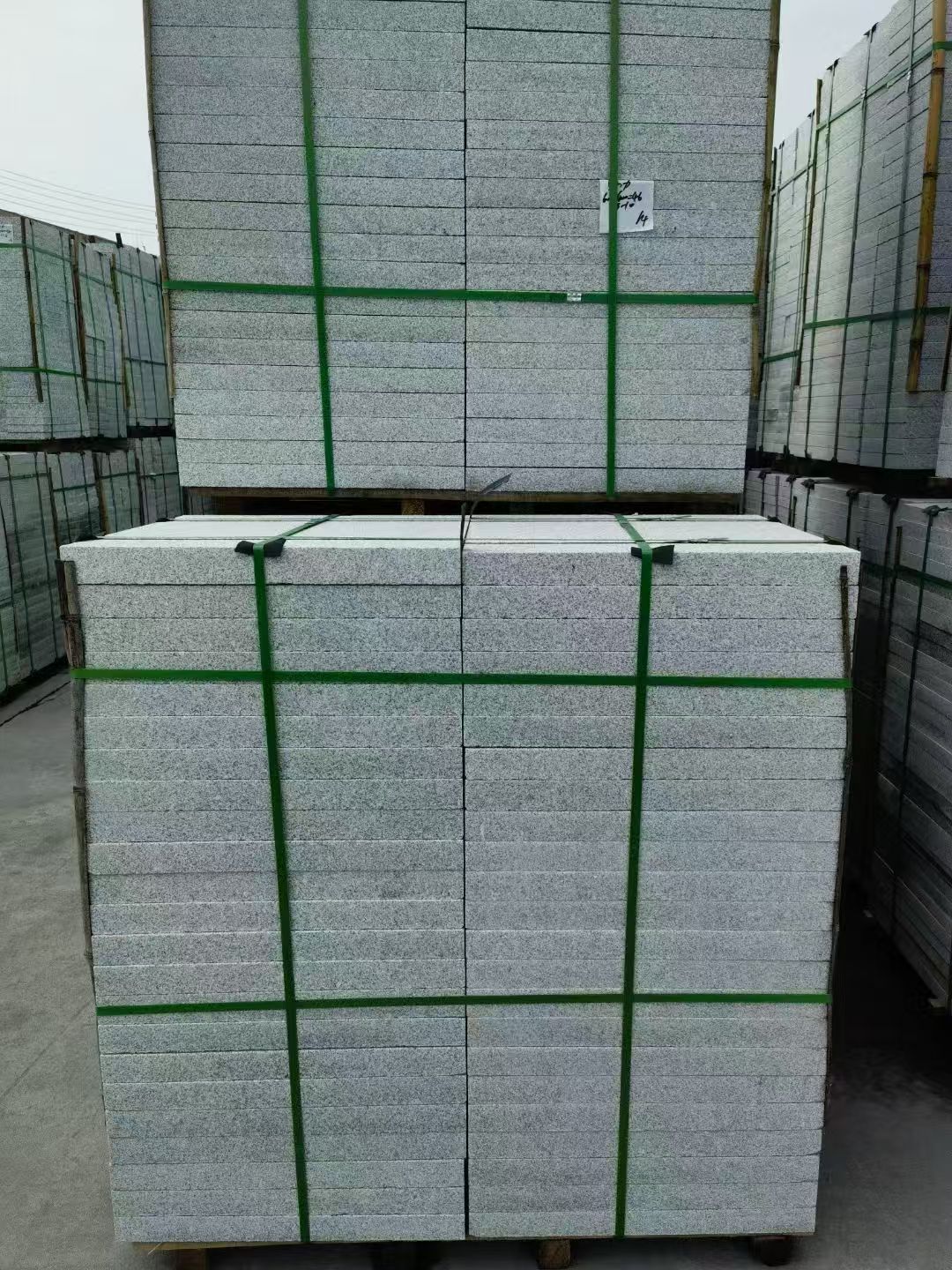 丽水 芝麻白火烧，园林广场市政工程地铺石，1.8~5.0厚均有现货