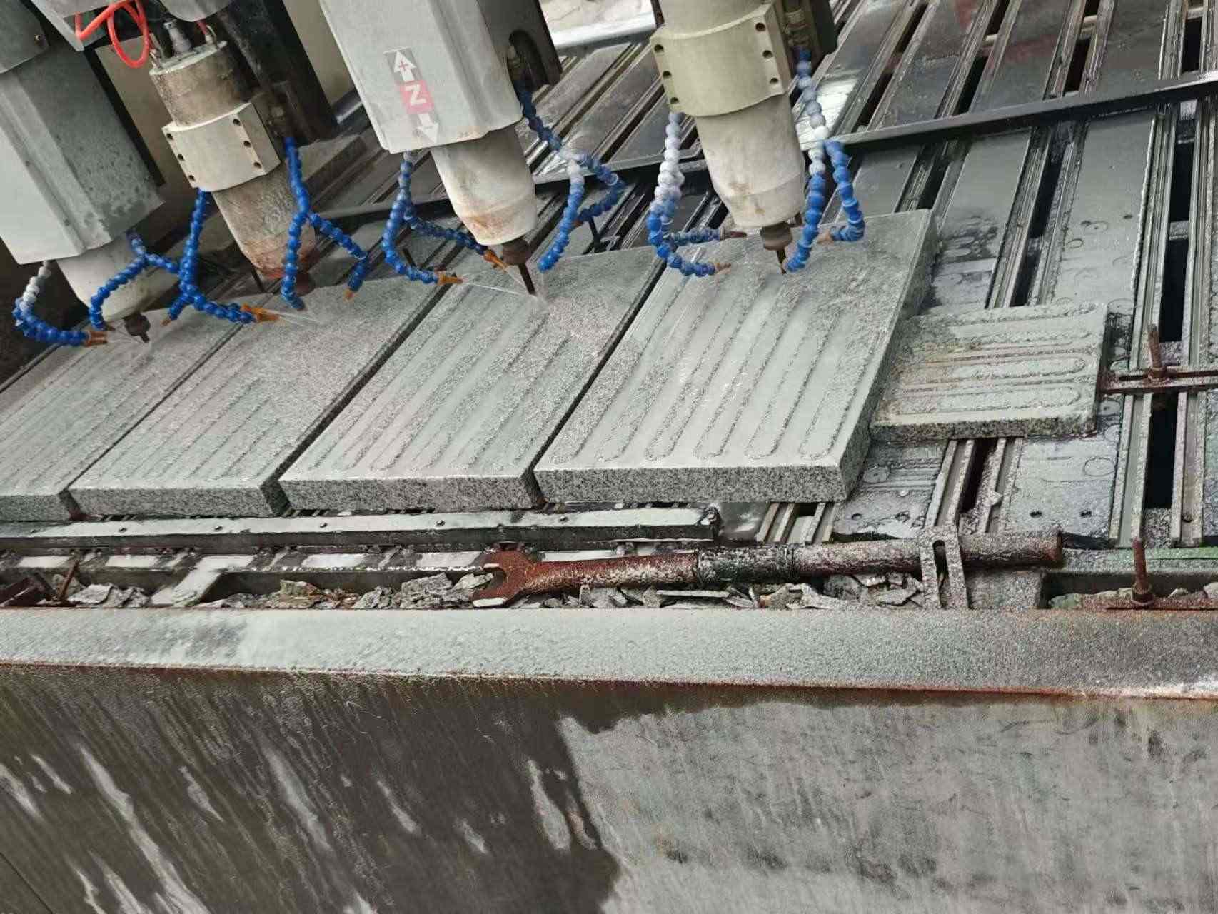 丽水 芝麻白花岗岩荔枝面盲道雕刻