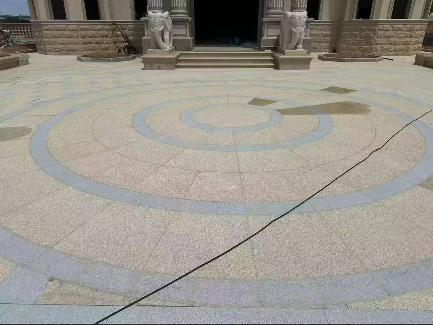 丽水 黄金麻芝麻灰花岗岩石材地铺拼接效果