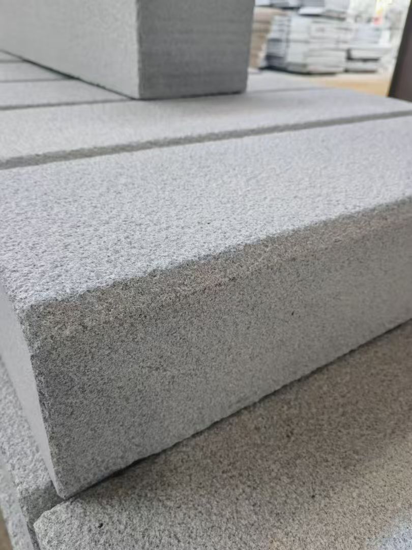 丽水 芝麻灰荔枝面路沿石